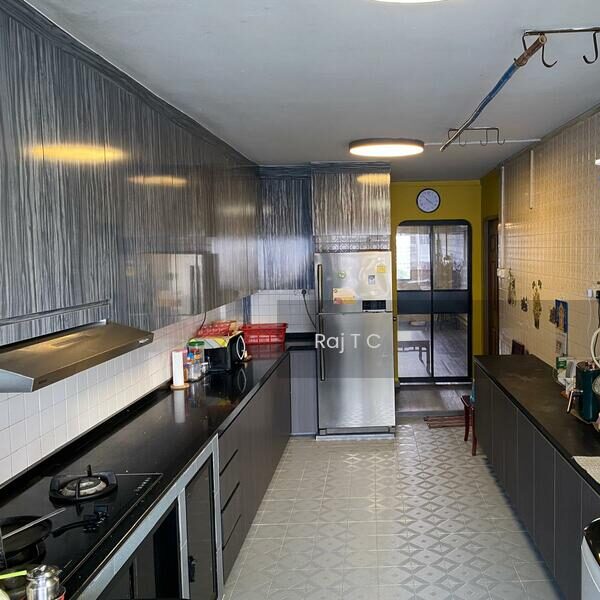 4-room-HDB-Ang-Mo-Kio-For-Sale-Singapore-2